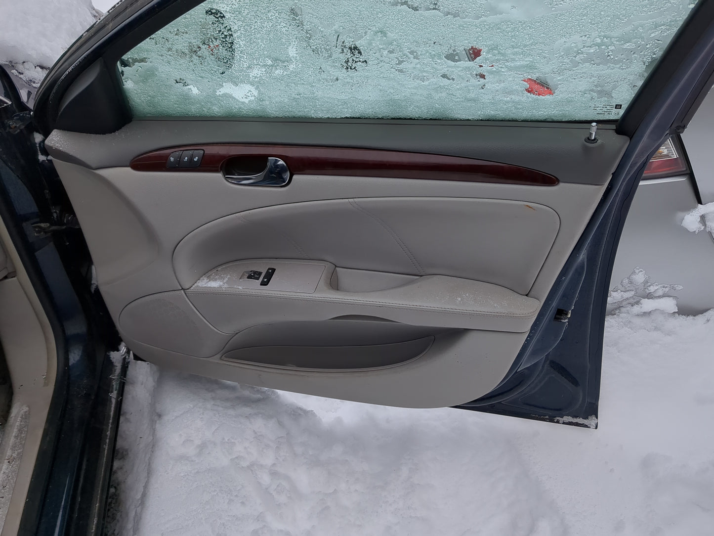 2006-2011 Buick Lucerne Passenger Front Door Oem - Oemusedautoparts1.com