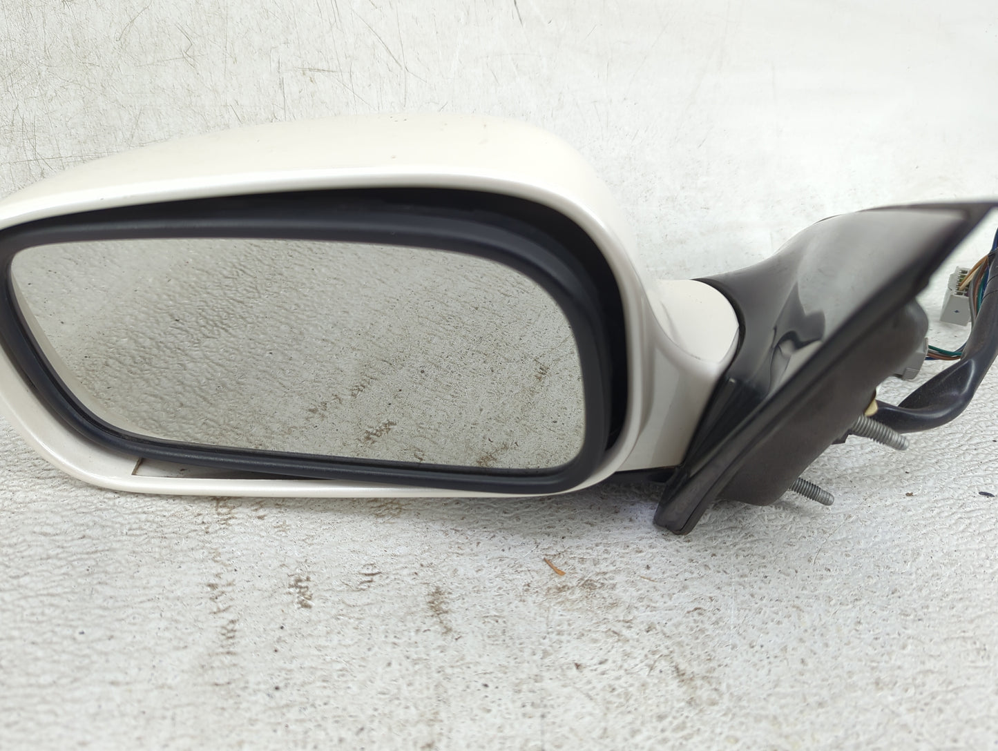 2006-2007 Buick Lucerne Driver Side View Mirror - Left Door Mirror OEM Used - Oemusedautoparts1.com