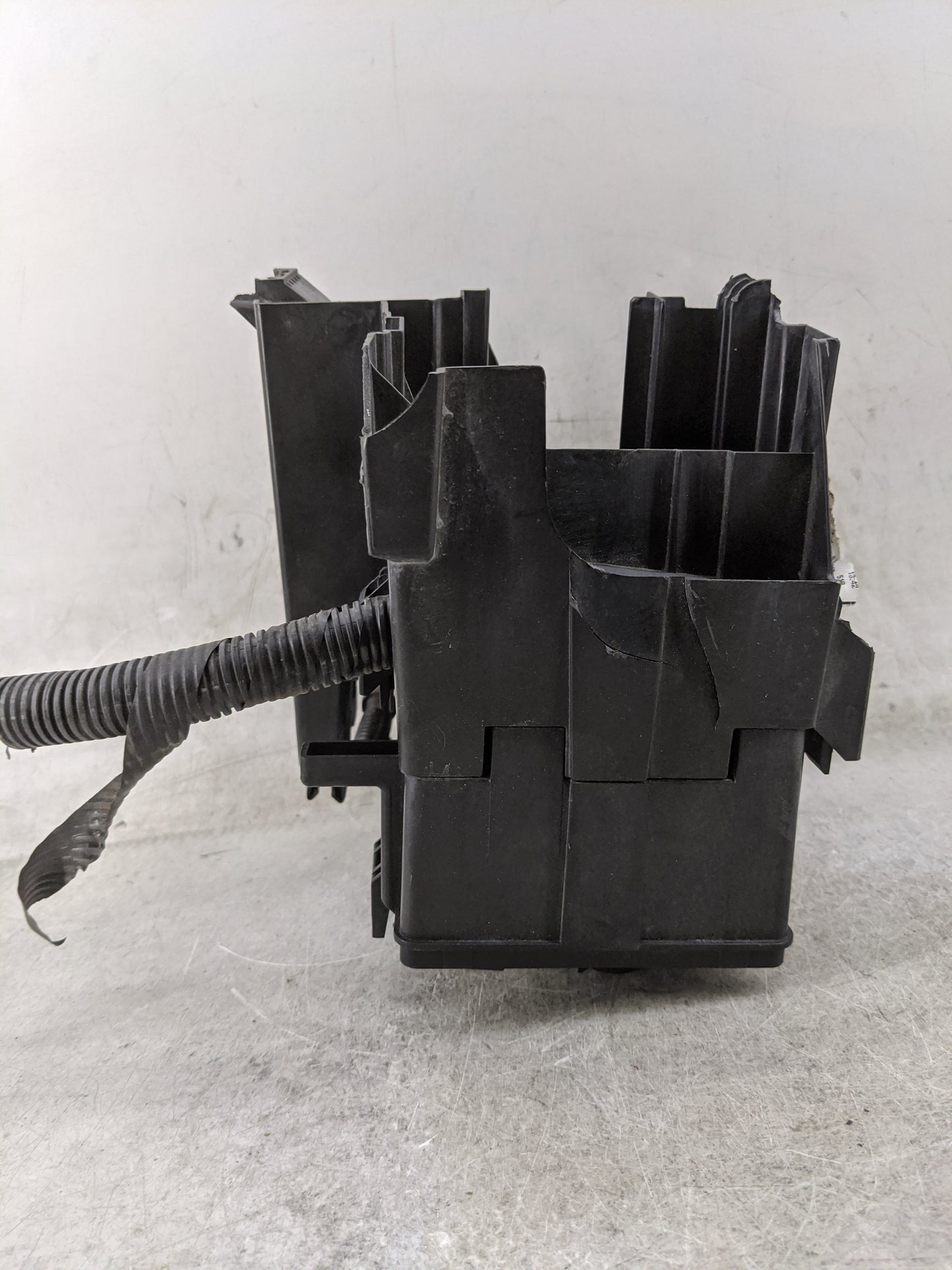 2006-2007 Buick Lucerne Fusebox Fuse Box Panel Relay Module P/N:15947856 0001280168, 6906528B, 04692139AA Fits Fits 2006 200