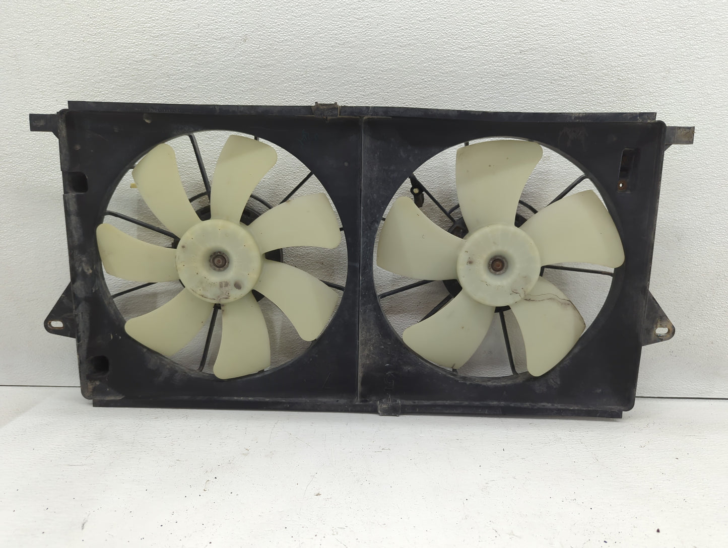 2006-2011 Buick Lucerne Left Radiator Fan Motor Assembly - Oemusedautoparts1.com