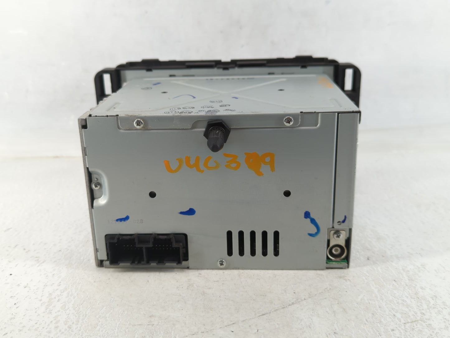 2007 Buick Lucerne Radio AM FM Cd Player Receiver Replacement P/N:122000-9810A101 15797876 Fits OEM Used Auto Parts - Oemuse