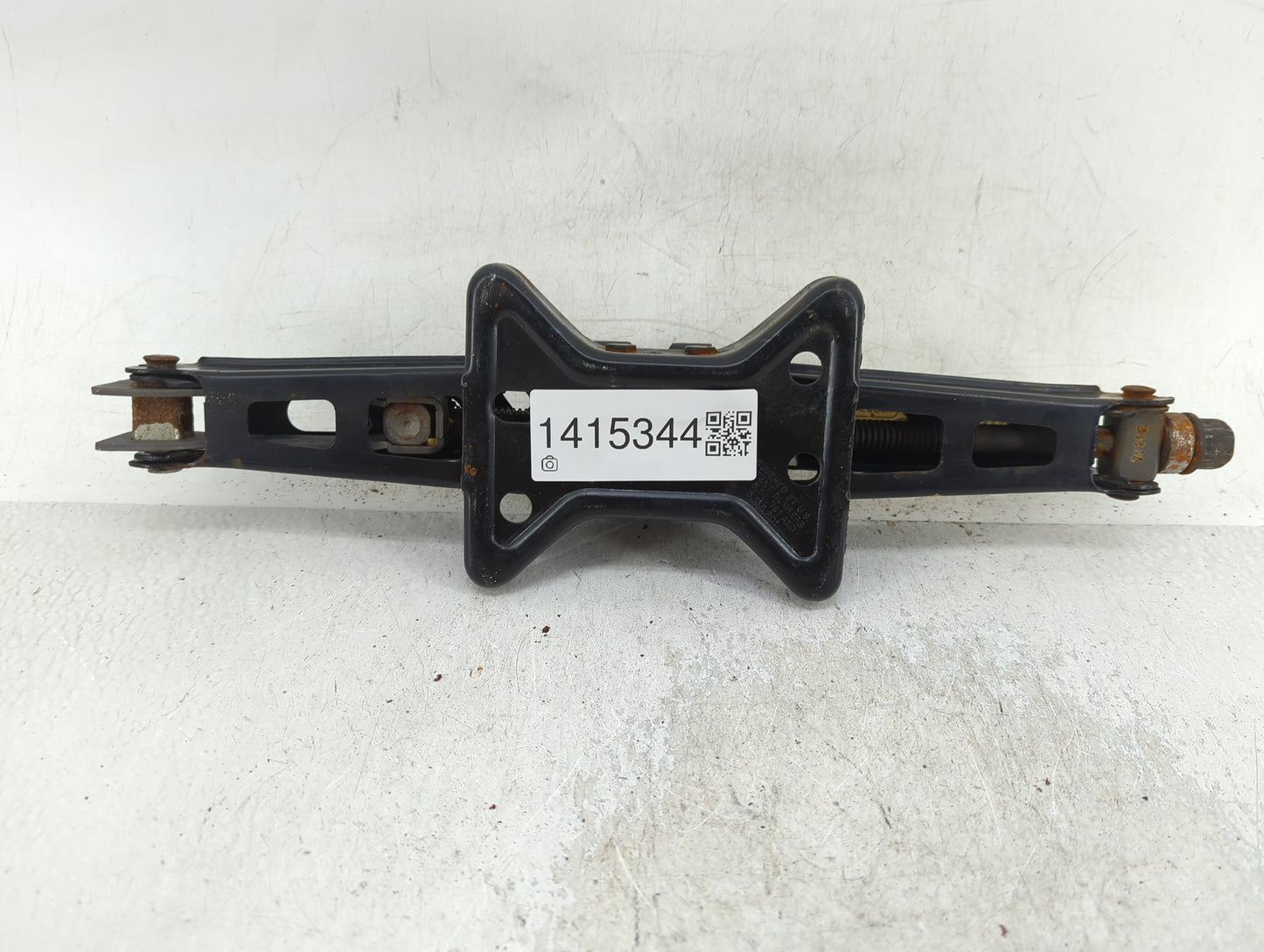 2007 Cadillac Cts Spare Scissor Car Jack - Oemusedautoparts1.com