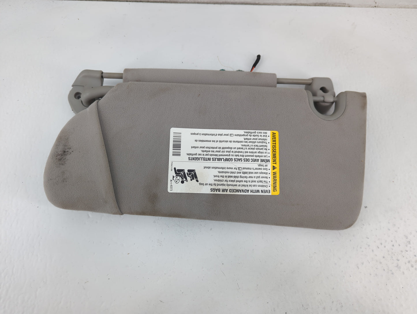 2006-2007 Cadillac Dts Sun Visor Shade Replacement Passenger Right Mirror Fits Fits 2006 2007 OEM Used Auto Parts - Oemuseda
