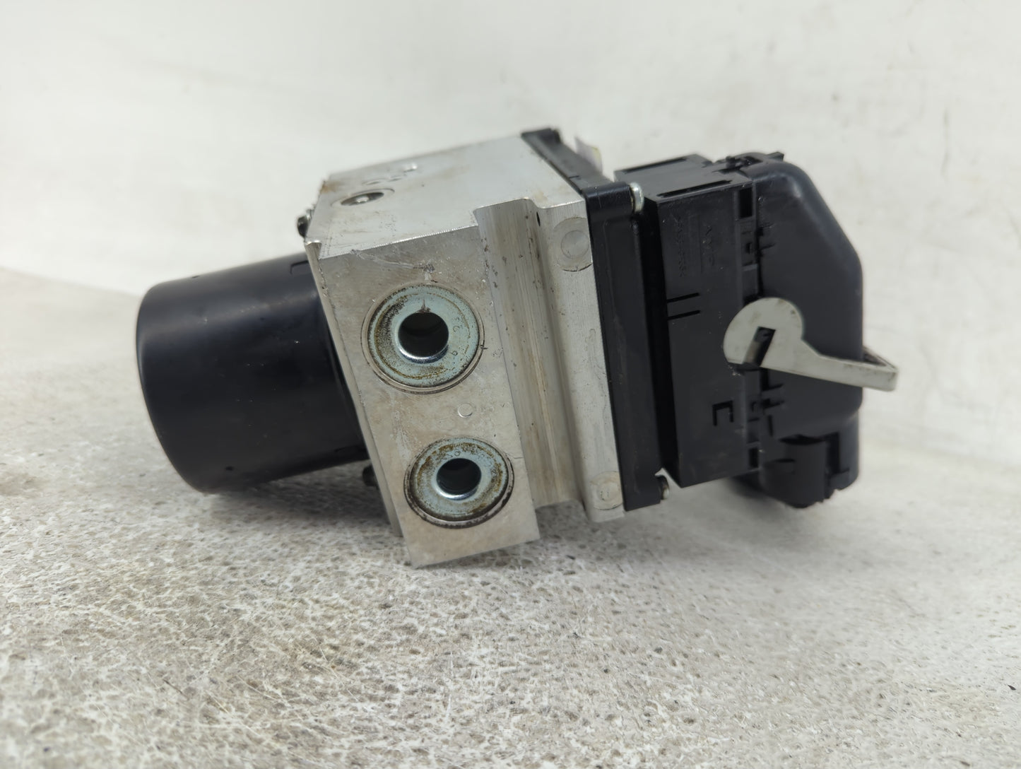 2006-2007 Cadillac Dts ABS Pump Control Module Replacement P/N:15802965 Fits Fits 2006 2007 OEM Used Auto Parts - Oemusedaut