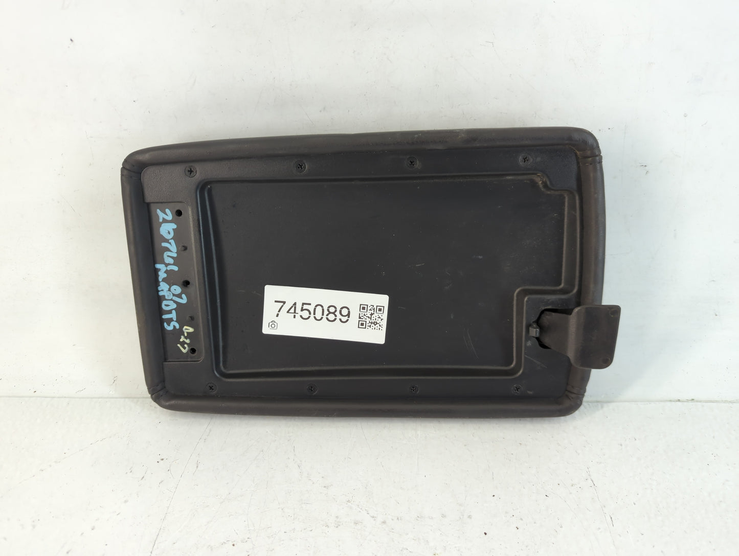 2007 Cadillac Dts Center Console Armrest Cover Lid Fits OEM Used Auto Parts - Oemusedautoparts1.com