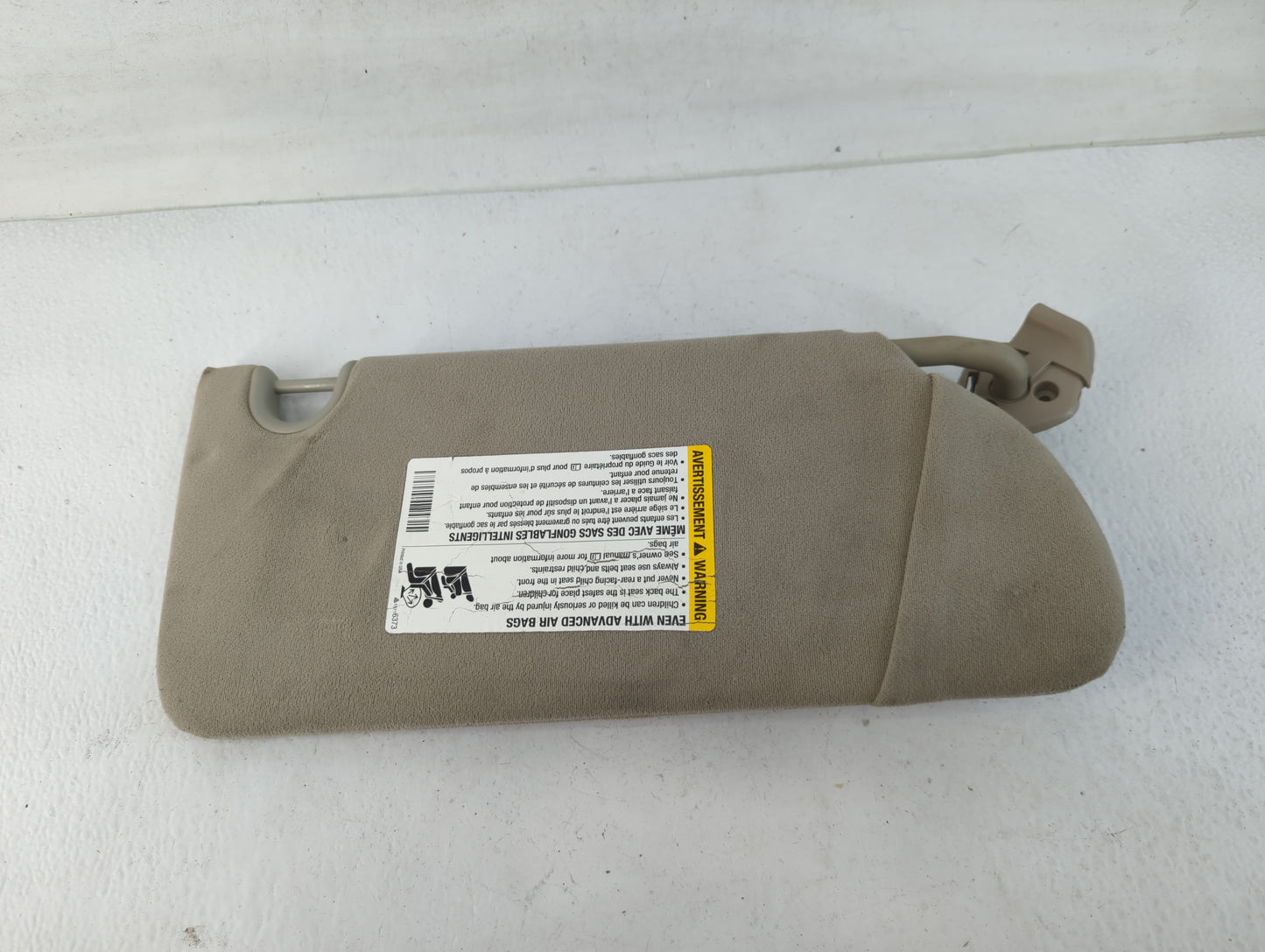 2006-2007 Cadillac Dts Sun Visor Shade Replacement Driver Left Mirror Fits Fits 2006 2007 OEM Used Auto Parts - Oemusedautop