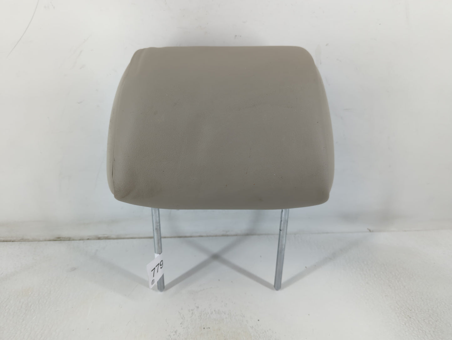 2006-2011 Cadillac Dts Headrest Head Rest Rear Seat Fits Fits 2006 2007 2008 2009 2010 2011 OEM Used Auto Parts - Oemusedaut