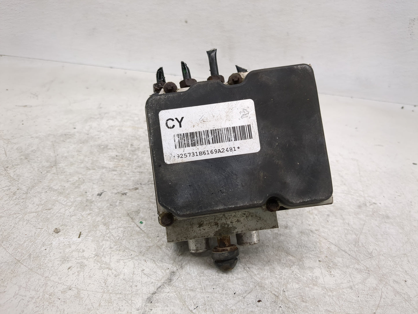 2007 Cadillac Escalade Esv ABS Pump Control Module Replacement P/N:0 265 235 099 06 Fits OEM Used Auto Parts - Oemusedautopa