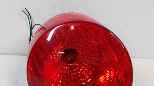 2005-2010 Chevrolet Cobalt Tail Light Assembly Passenger Right OEM P/N:16532532 A 15271525 Fits Fits 2005 2006 2007 2008 2009 2010 OEM Used Auto Parts