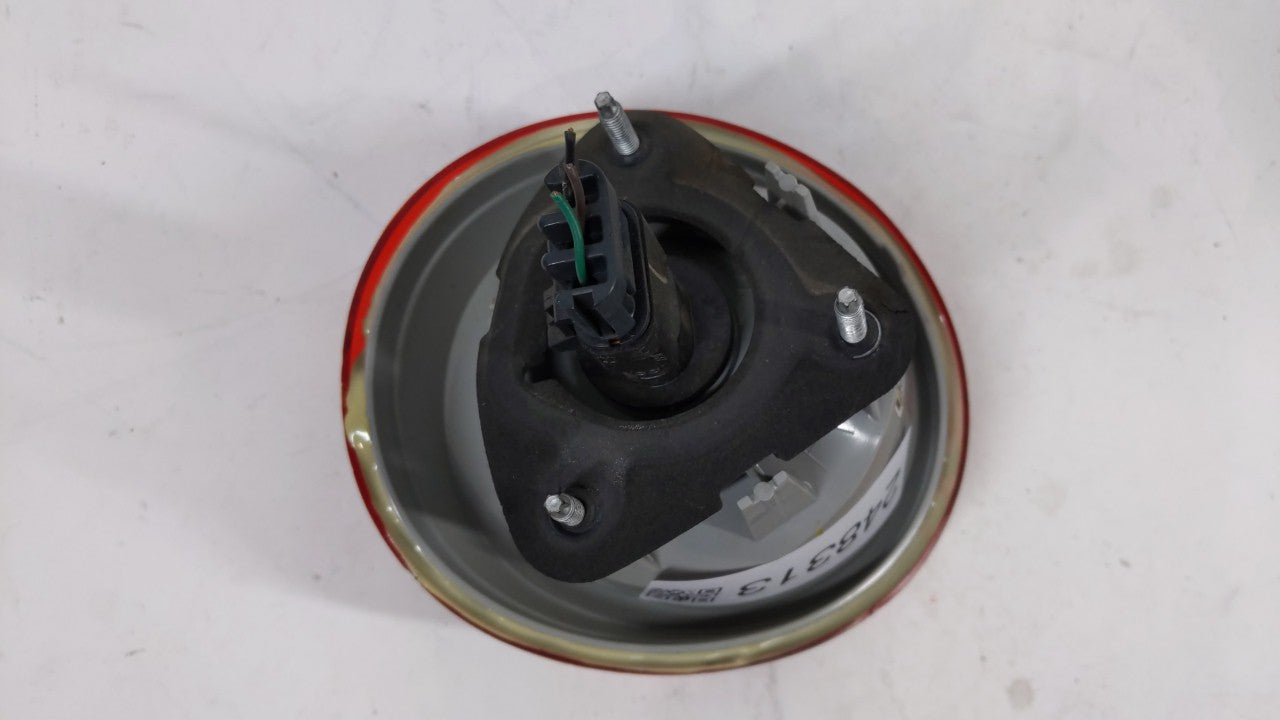 2005-2010 Chevrolet Cobalt Tail Light Assembly Passenger Right OEM P/N:16532532 A 15271525 Fits Fits 2005 2006 2007 2008 200