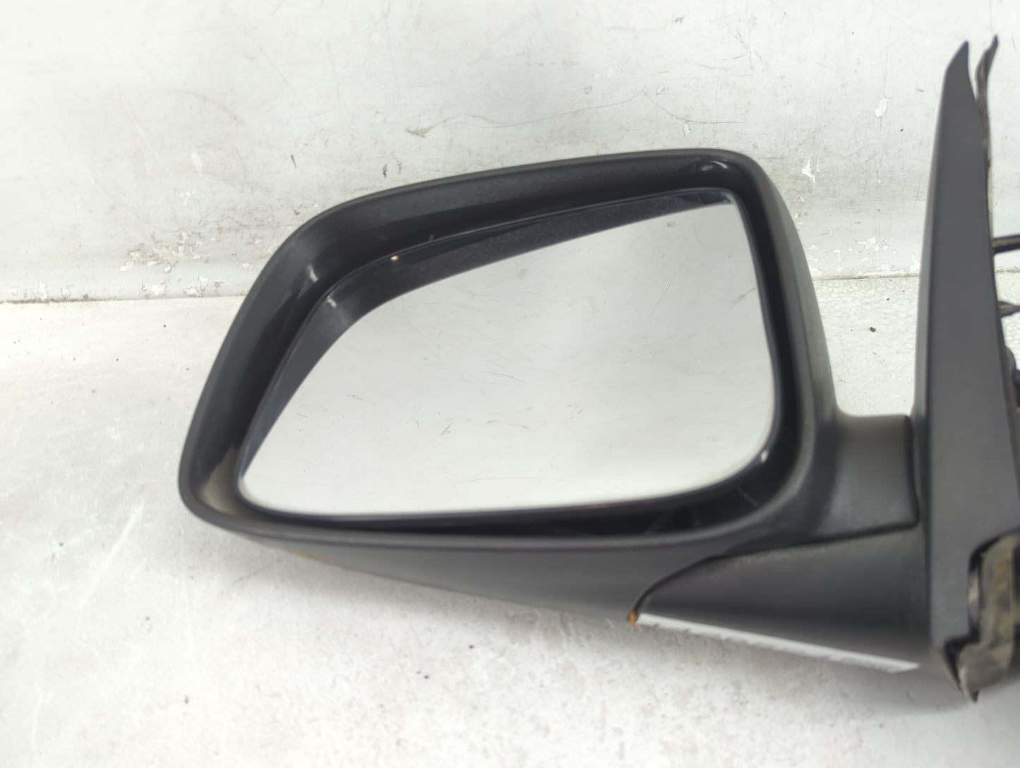2004-2012 Chevrolet Colorado Driver Side View Mirror - Left Door Mirror OEM Used - Oemusedautoparts1.com