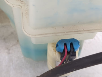 2007 Chevrolet Colorado Radiator Coolant Overflow Expansion Tank Bottle