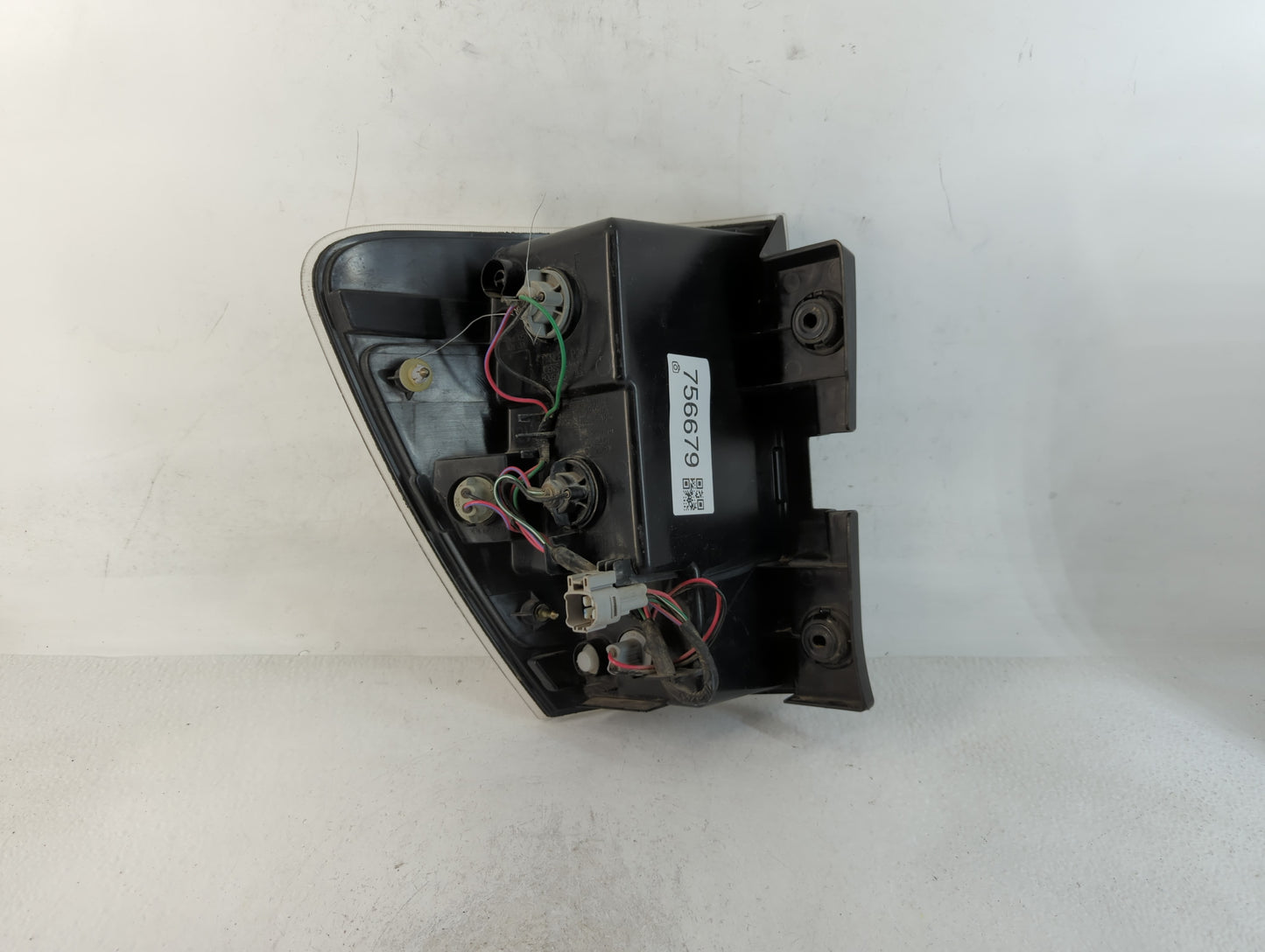 2005-2009 Chevrolet Equinox Tail Light Assembly Passenger Right OEM P/N:P2813 54807 Fits Fits 2005 2006 2007 2008 2009 OEM U