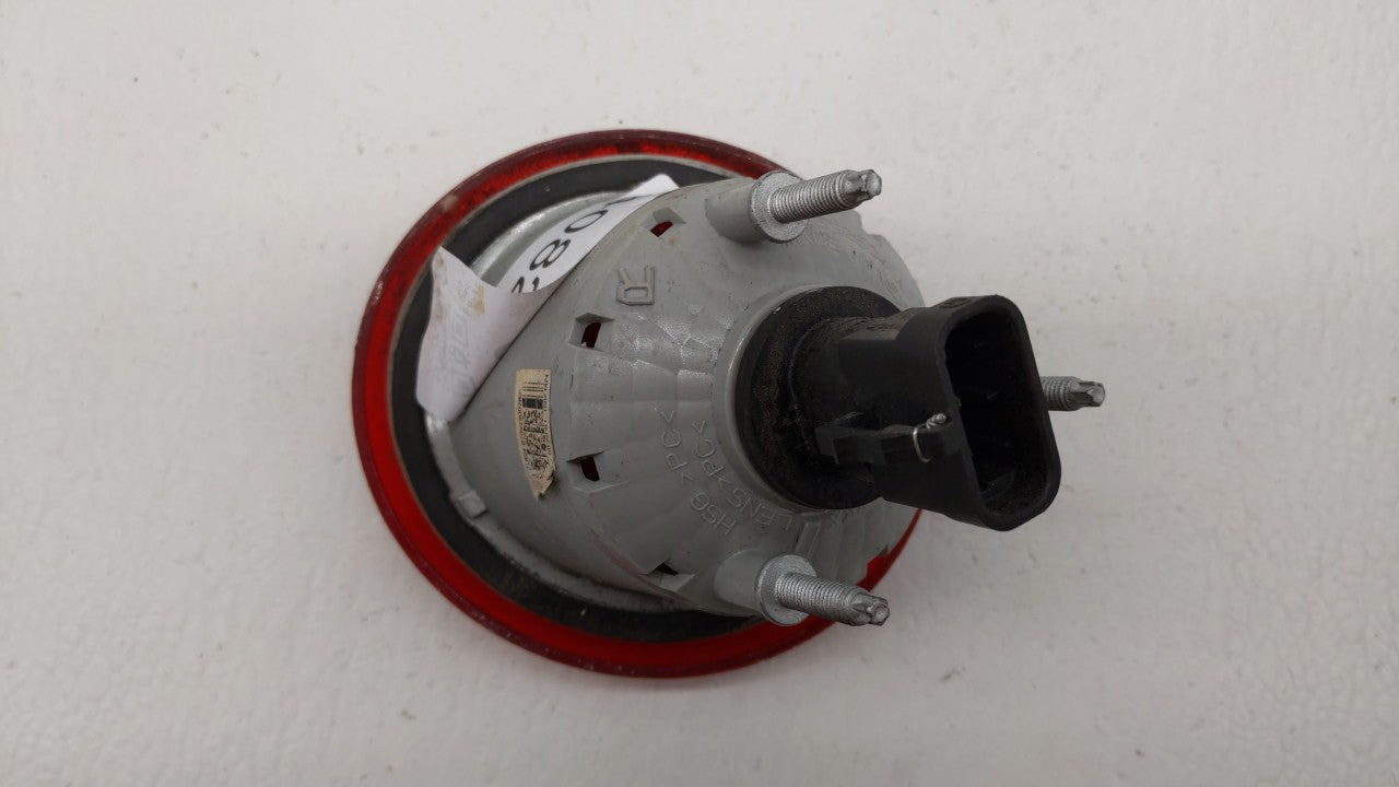 2006-2011 Chevrolet Hhr Tail Light Assembly Passenger Right OEM P/N:25823015 16532504 A Fits Fits 2006 2007 2008 2009 2010 2