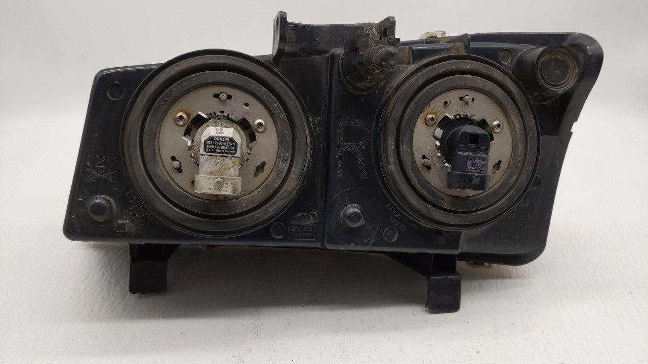 2005 Silverado 1500 Passenger Right Oem Head Light Headlight Lamp - Oemusedautoparts1.com