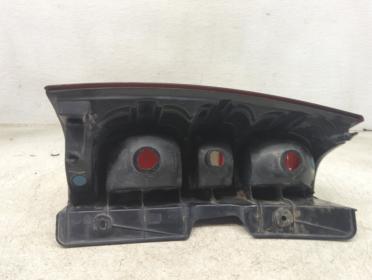 2007 Chevrolet Suburban Tail Light Assembly Passenger Right OEM Fits OEM Used Auto Parts - Oemusedautoparts1.com