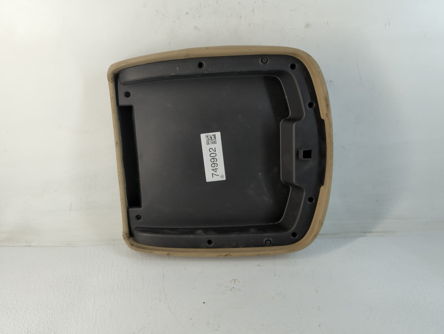2007 Chevrolet Suburban Center Console Armrest Cover Lid Fits OEM Used Auto Parts - Oemusedautoparts1.com