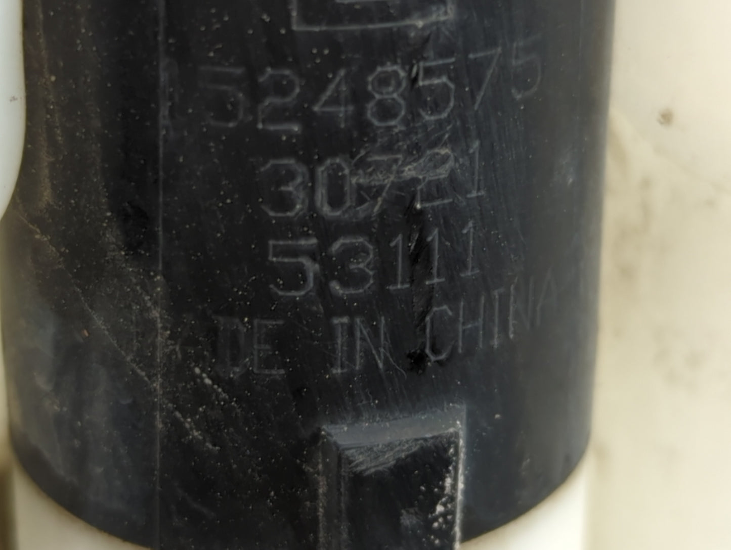 2007 Suburban 1500 Windshield Washer Fluid Reservoir Bottle Oem - Oemusedautoparts1.com