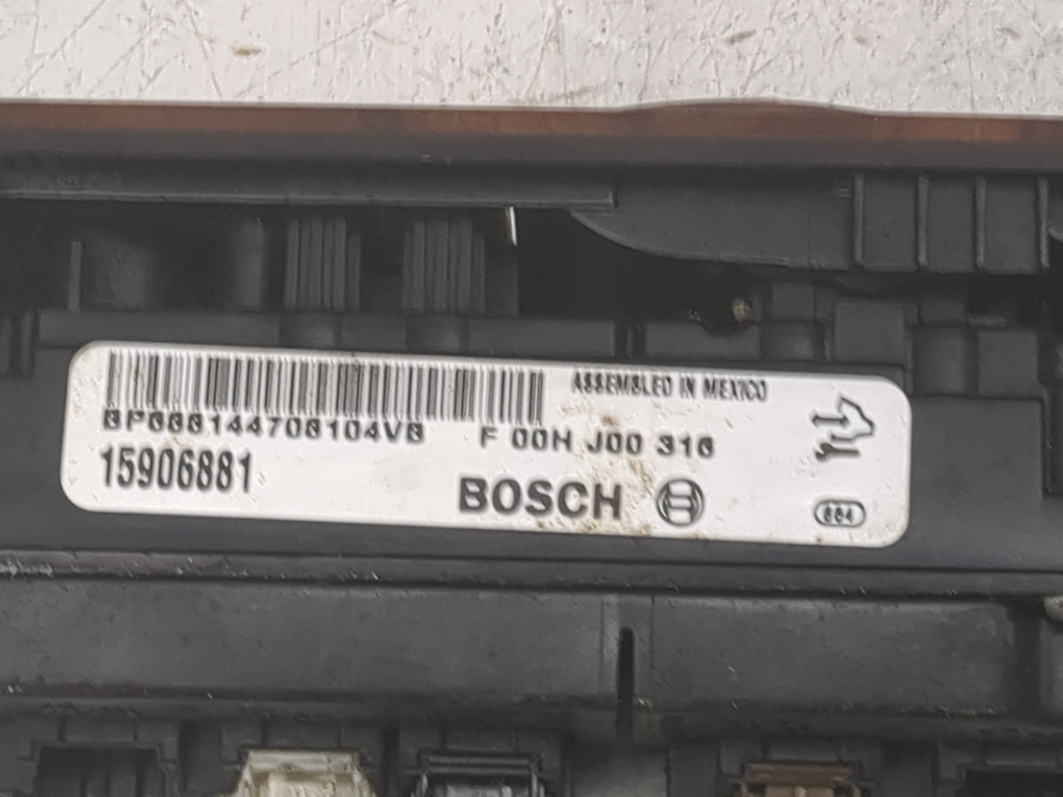 2007 Chevrolet Suburban 1500 Master Power Window Switch Replacement Driver Side Left P/N:15906881 F 00H J00 316 Fits OEM Use