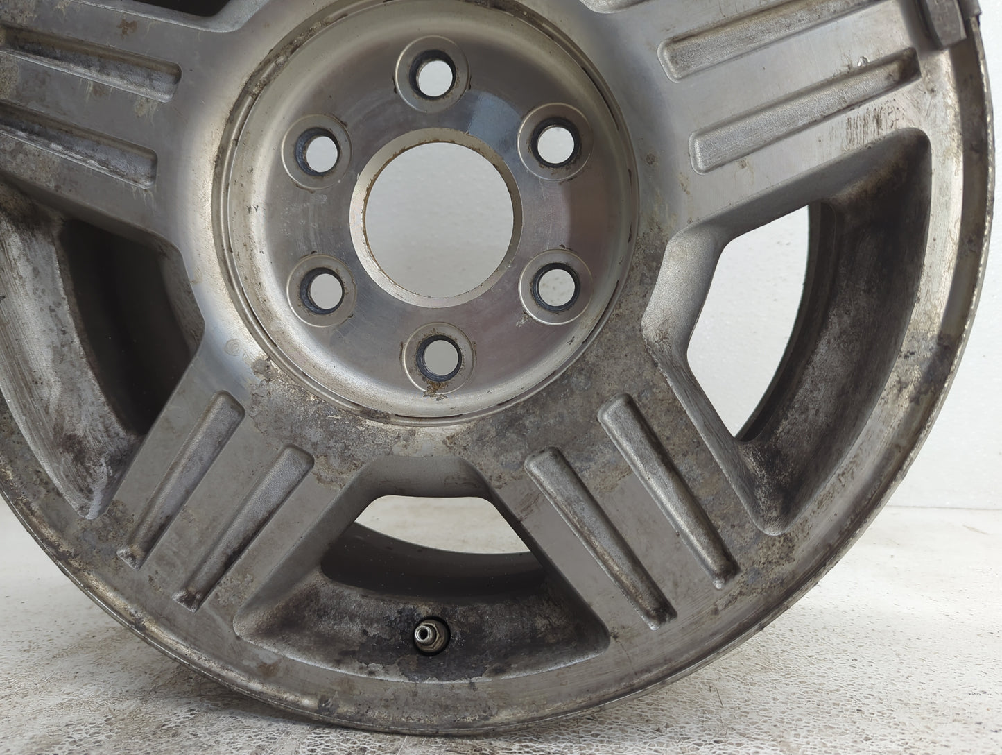 2007-2008 Chevrolet Tahoe Oem Wheel Rim 1095628 - Oemusedautoparts1.com