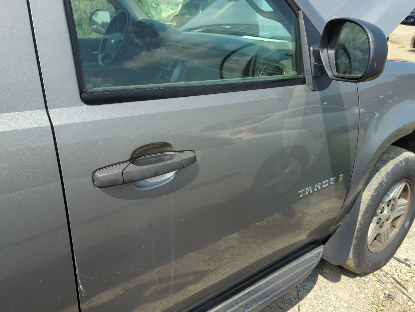 2007-2011 Chevrolet Tahoe Passenger Front Door Oem - Oemusedautoparts1.com