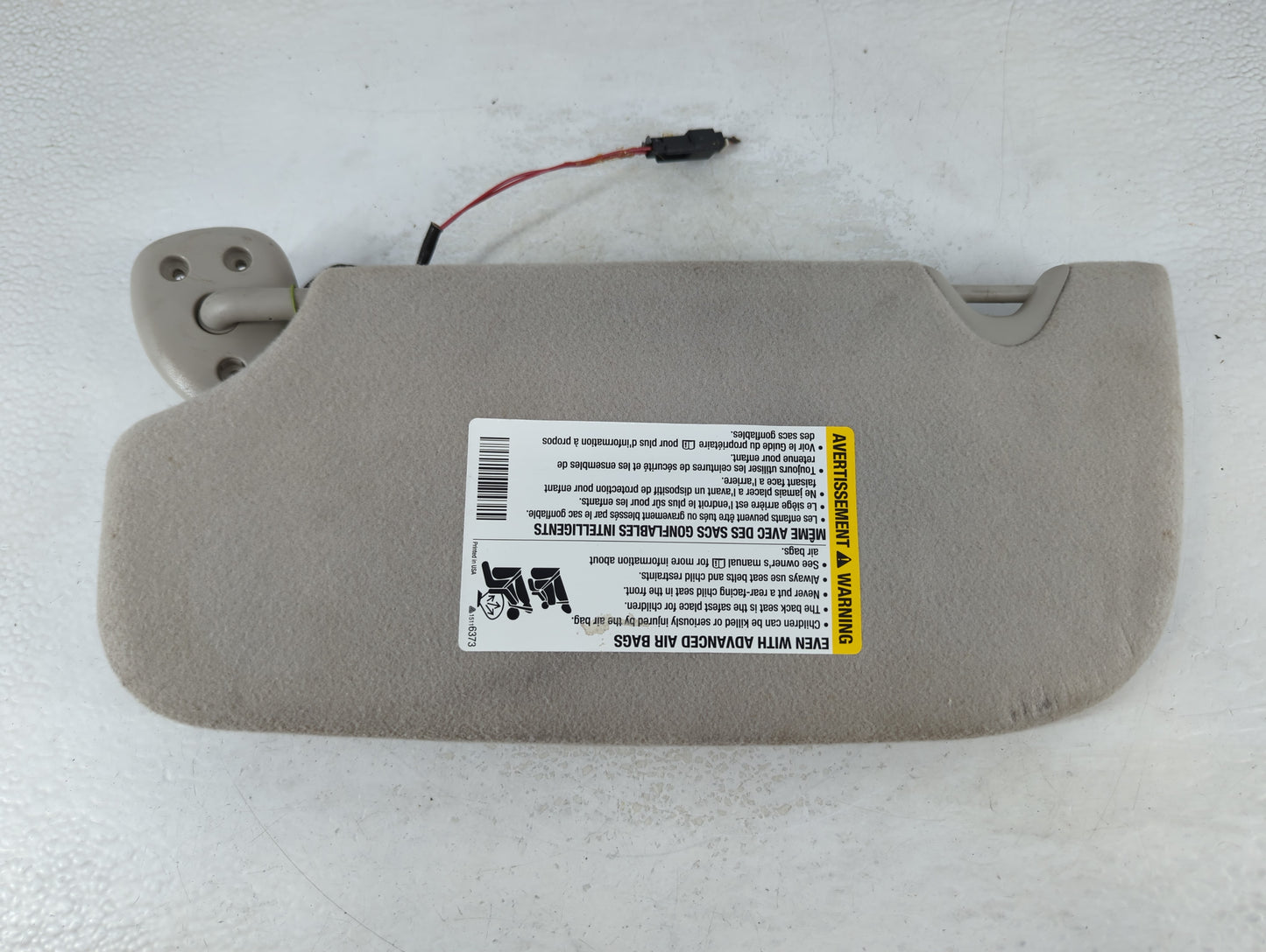 2005-2007 Chevrolet Trailblazer Sun Visor Shade Replacement Passenger Right Mirror Fits Fits 2005 2006 2007 OEM Used Auto Pa