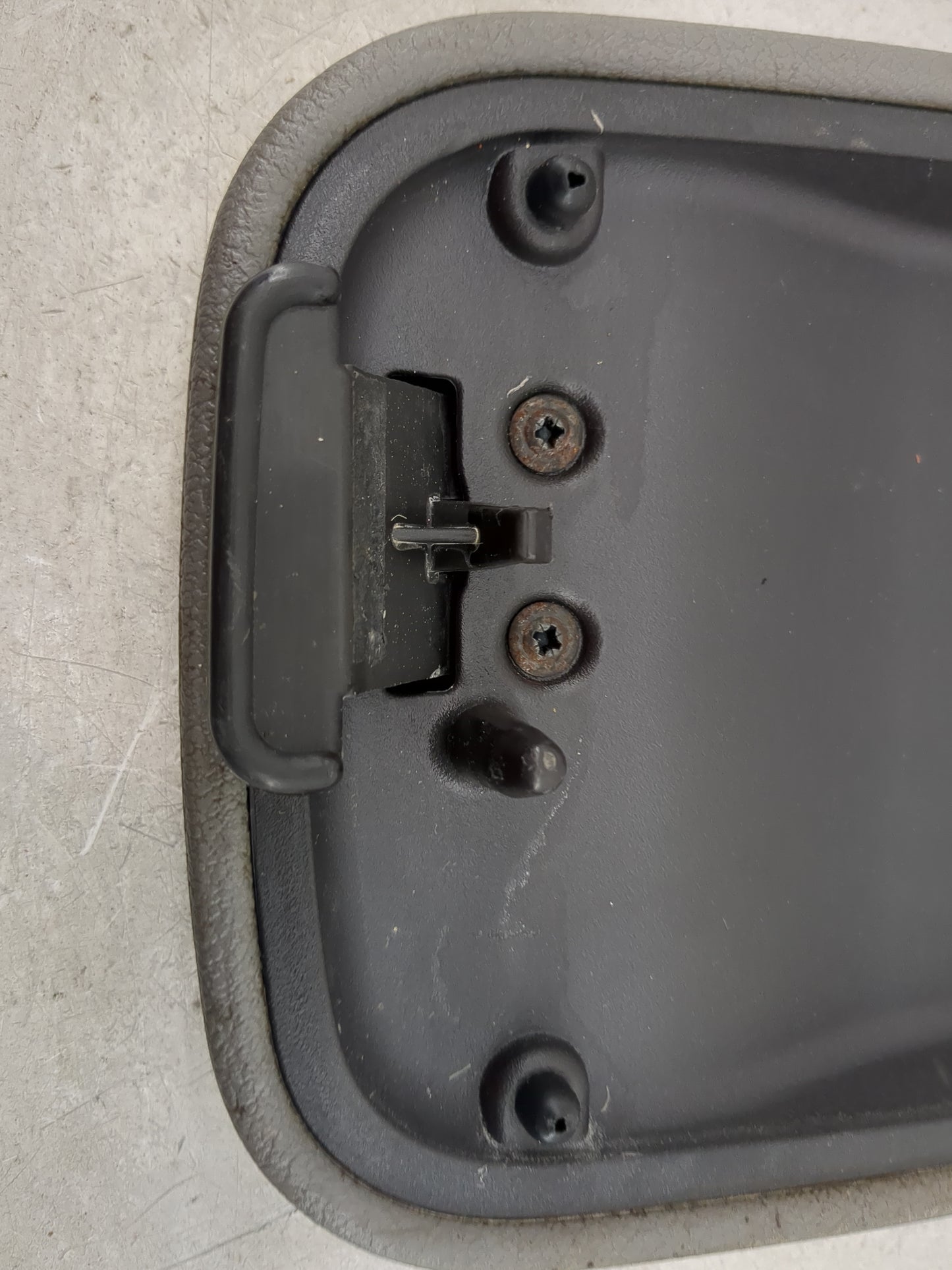 2007 Chevrolet Trailblazer Center Console Armrest Cover Lid Fits OEM Used Auto Parts - Oemusedautoparts1.com