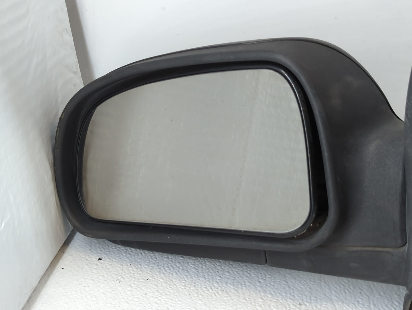 2002 Chevrolet Trailblazer Passenger Right Side View Manual Door Mirror - Oemusedautoparts1.com