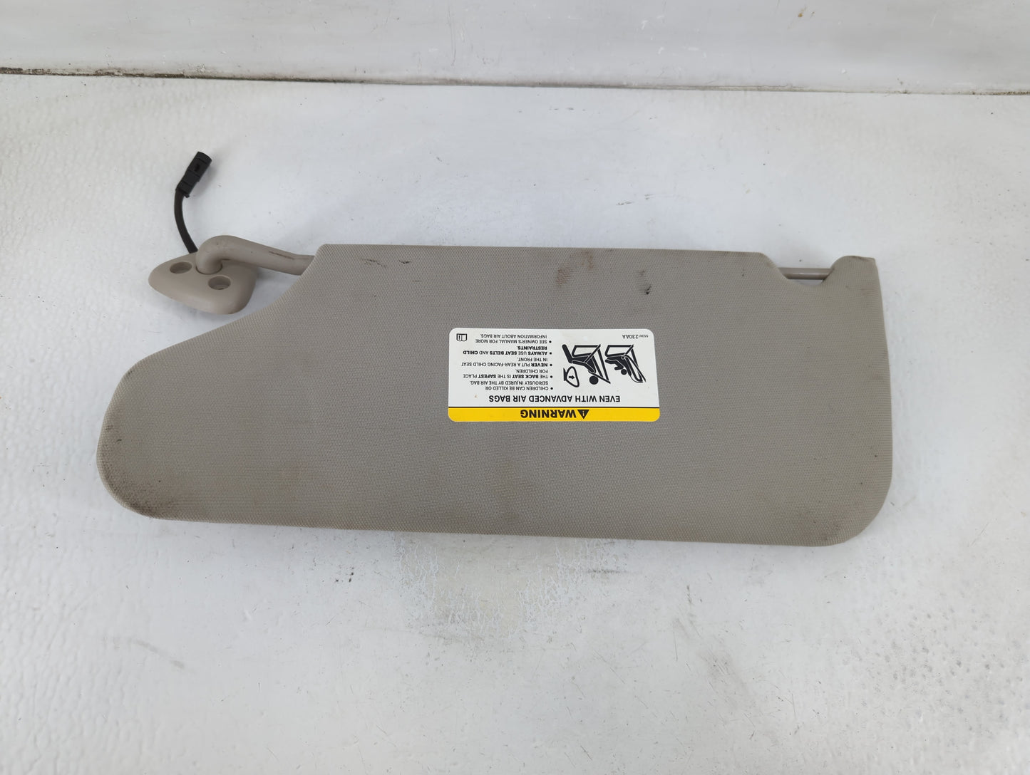 2005-2007 Chrysler 300 Sun Visor Shade Replacement Passenger Right Mirror Fits Fits 2005 2006 2007 OEM Used Auto Parts - Oem