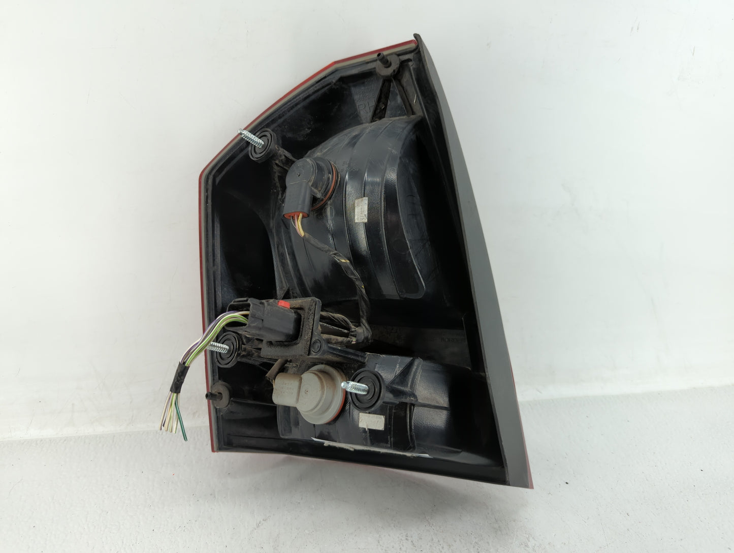 2005-2007 Chrysler 300 Tail Light Assembly Driver Left OEM P/N:58622-E 04805850AD, 04805852AB, 04805850AE Fits Fits 2005 200