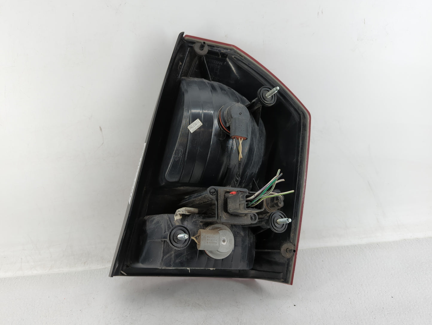 2005-2007 Chrysler 300 Tail Light Assembly Driver Left OEM P/N:04805853AB 58622-E, 04805851AD Fits Fits 2005 2006 2007 OEM U