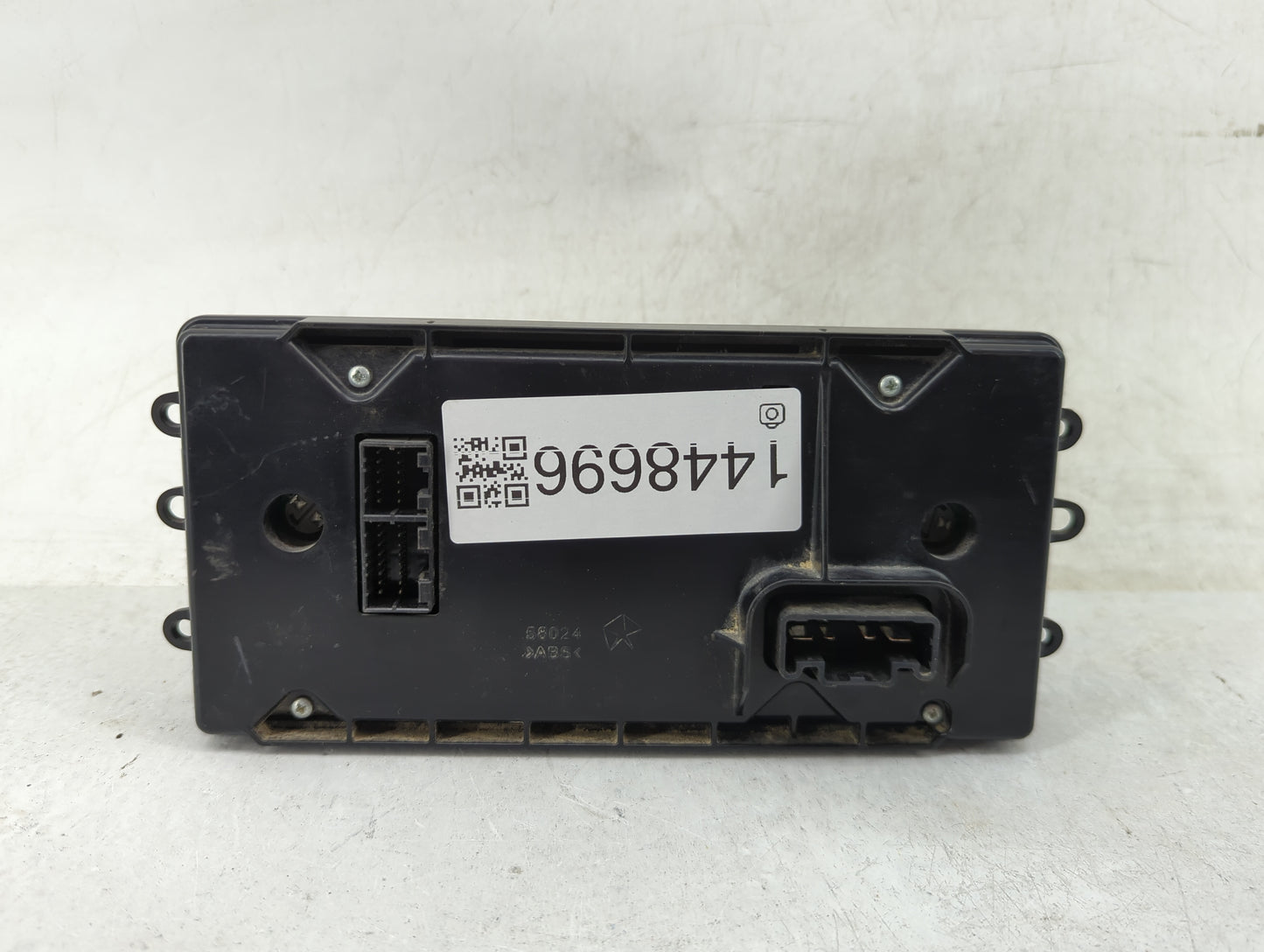 2007 Chrysler Aspen Climate Control Module Temperature AC/Heater Replacement P/N:P55056675AF Fits OEM Used Auto Parts - Oemu