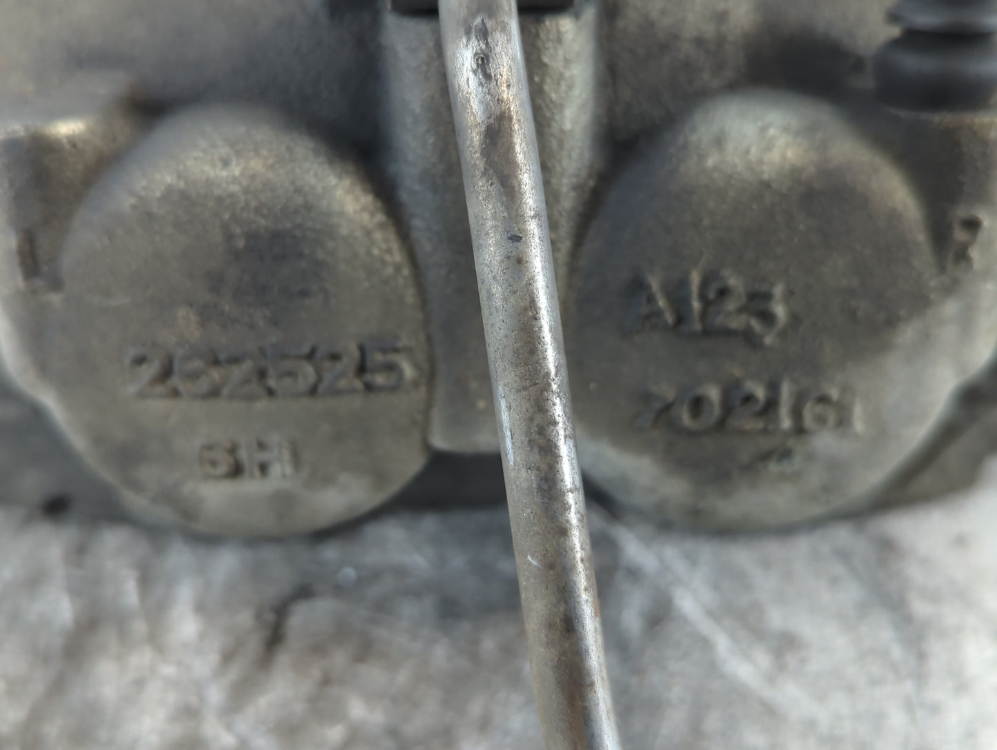 2007 Chrysler Pacifica Front Passenger Right Brake Caliper - Oemusedautoparts1.com