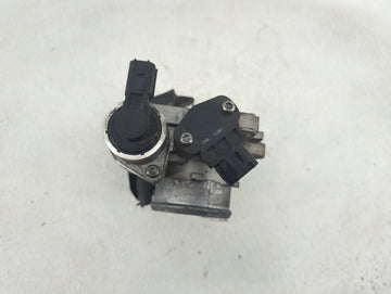 2004-2010 Chrysler Pt Cruiser Throttle Body Fits Fits 2004 2005 2006 2007 2008 2009 2010 OEM Used Auto Parts