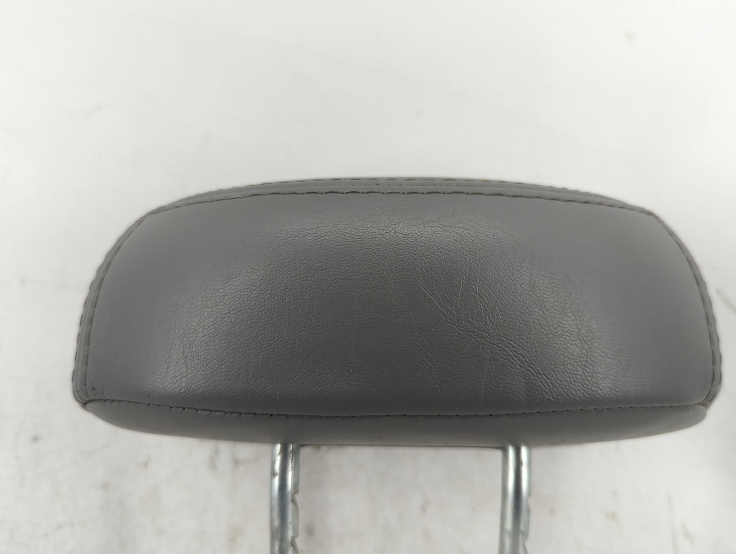 2007-2008 Chrysler Pt Cruiser Headrest Head Rest Front Driver Seat Black - Oemusedautoparts1.com