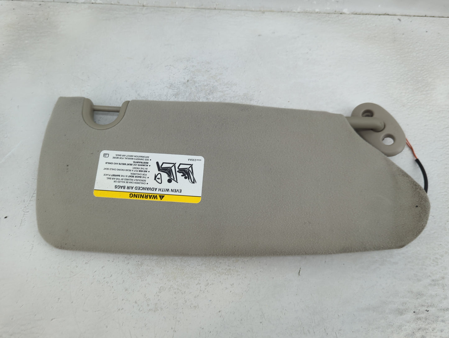 2004-2007 Chrysler Town & Country Sun Visor Shade Replacement Driver Left Mirror Fits Fits 2004 2005 2006 2007 OEM Used Auto