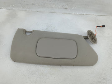 2004-2007 Chrysler Town & Country Sun Visor Shade Replacement Passenger Right Mirror Fits Fits 2004 2005 2006 2007 OEM Used Auto Parts
