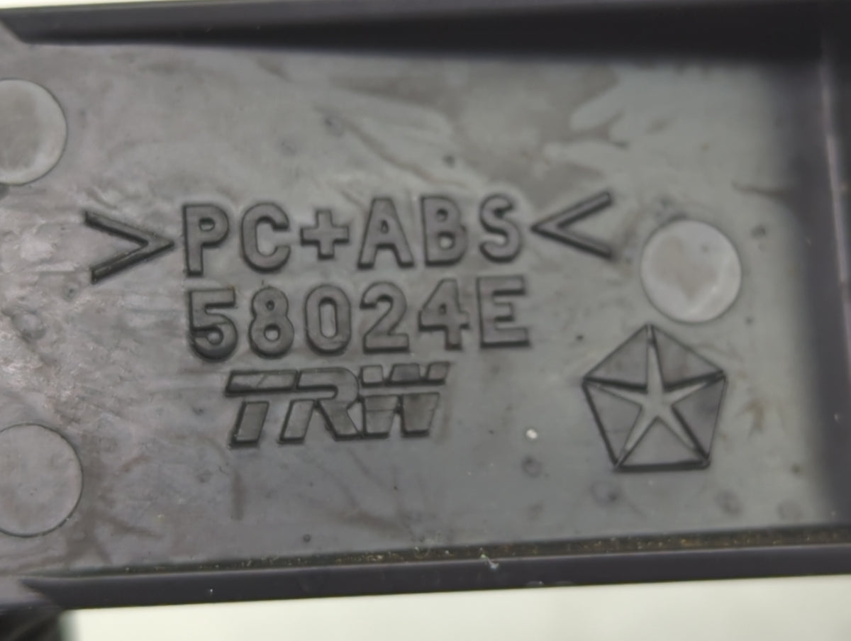 2007 Chrysler Town & Country Hazard Switch 58024e - Oemusedautoparts1.com