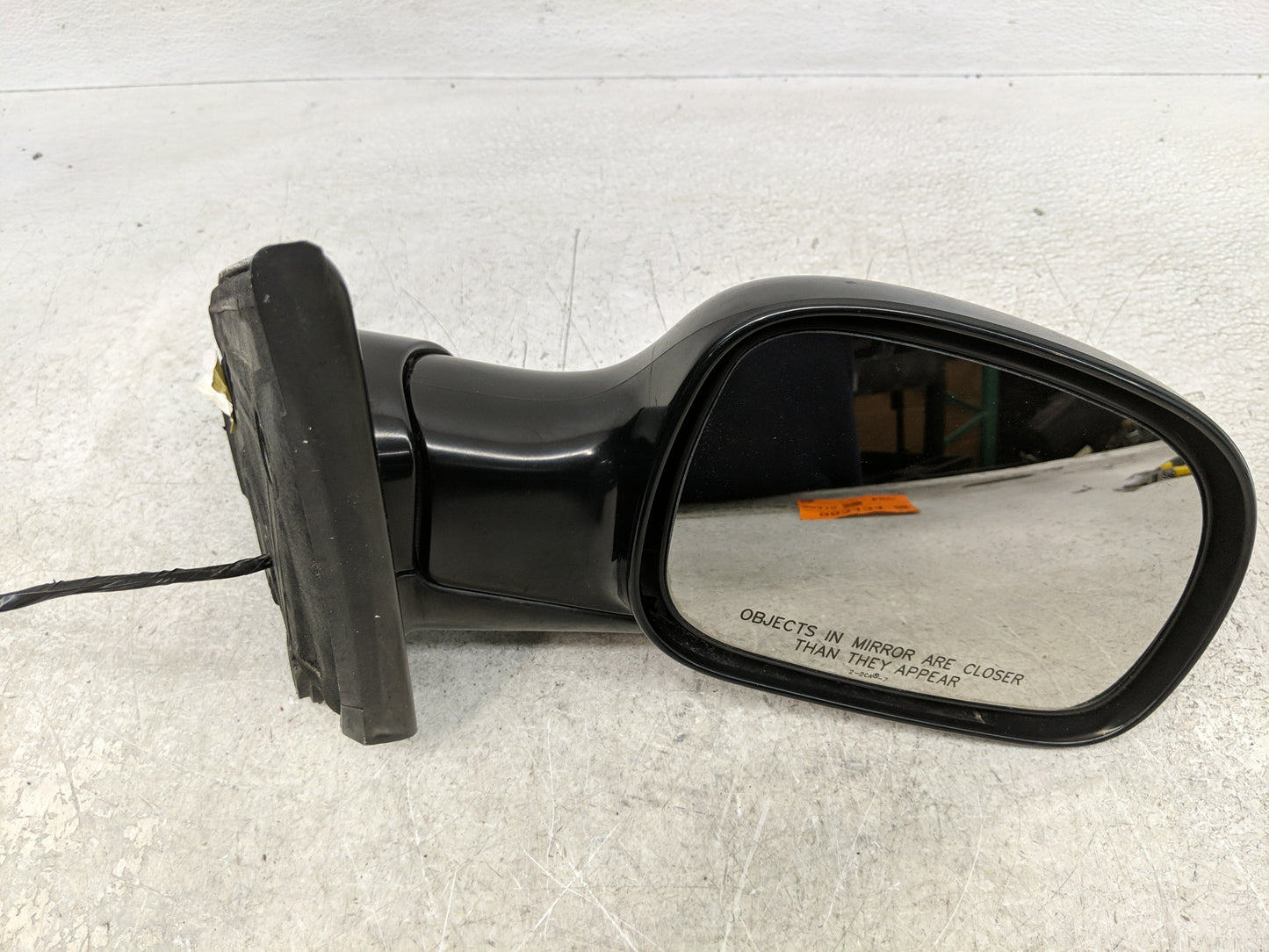 2005-2007 Chrysler Town & Country Passenger Side View Mirror - Right Door Mirror OEM Used - Oemusedautoparts1.com