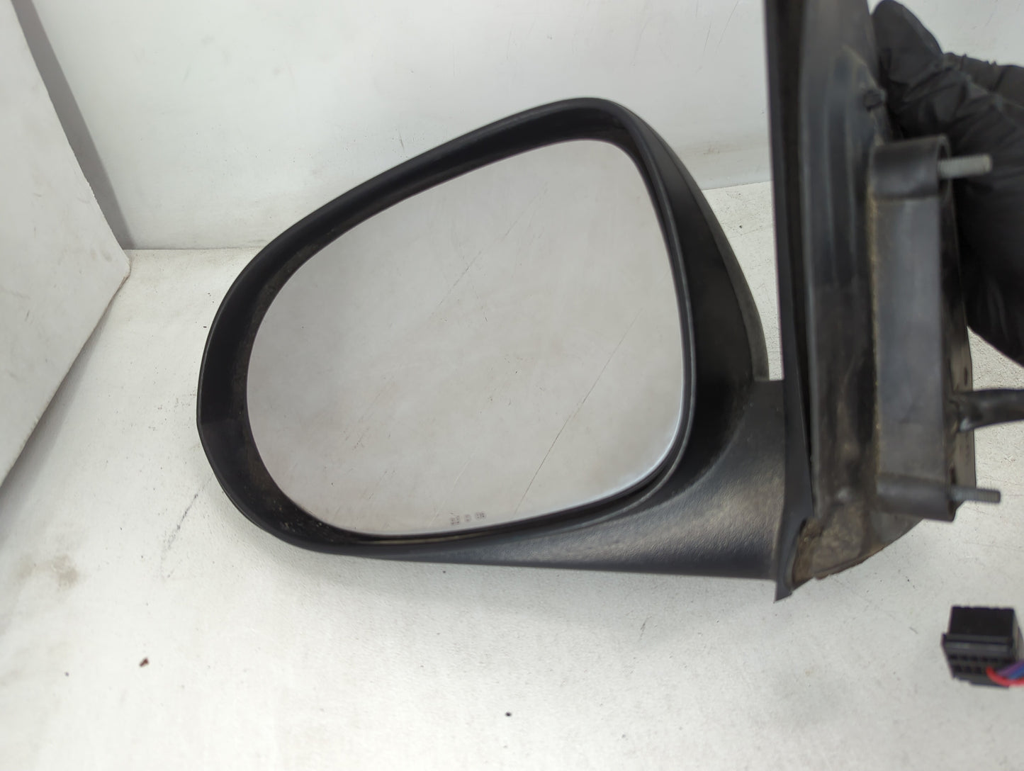2007-2012 Dodge Caliber Driver Left Side View Manual Door Mirror - Oemusedautoparts1.com