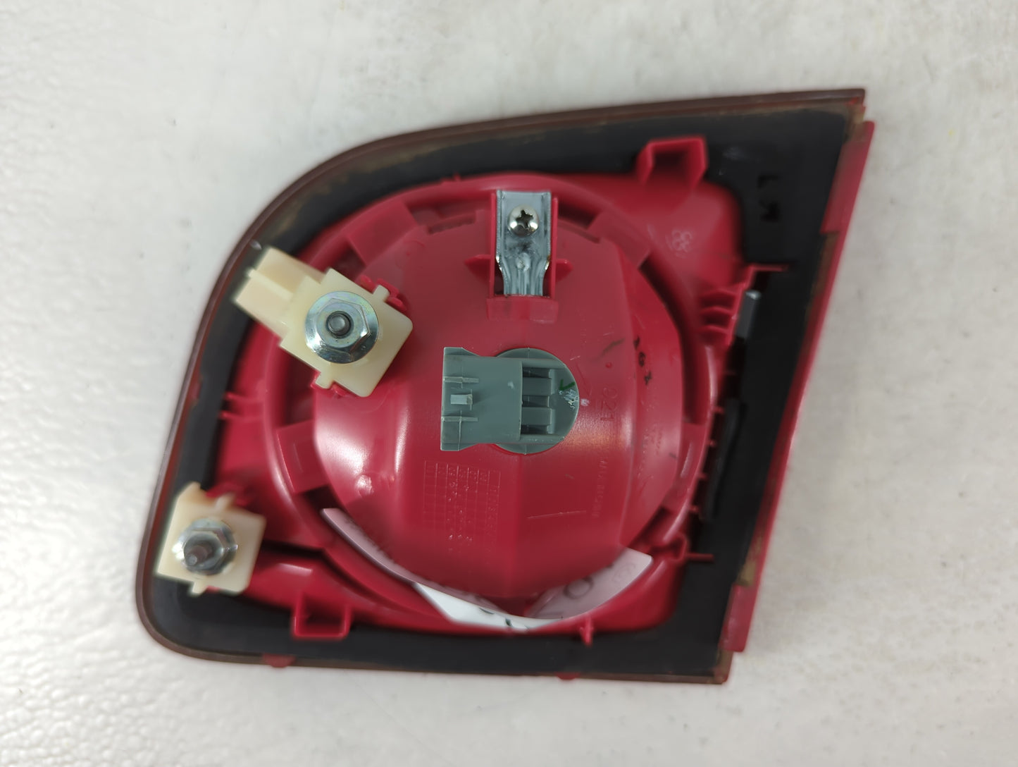 2004-2007 Dodge Caravan Tail Light Assembly Driver Left OEM P/N:15271120 Fits Fits 2004 2005 2006 2007 OEM Used Auto Parts -