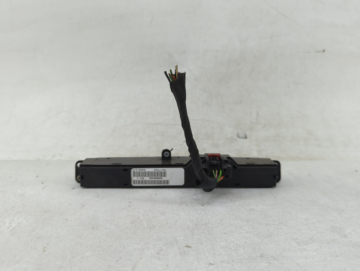 2007 Dodge Caravan Hazard Switch 028821615|746-77463 |04685842aa - Oemusedautoparts1.com