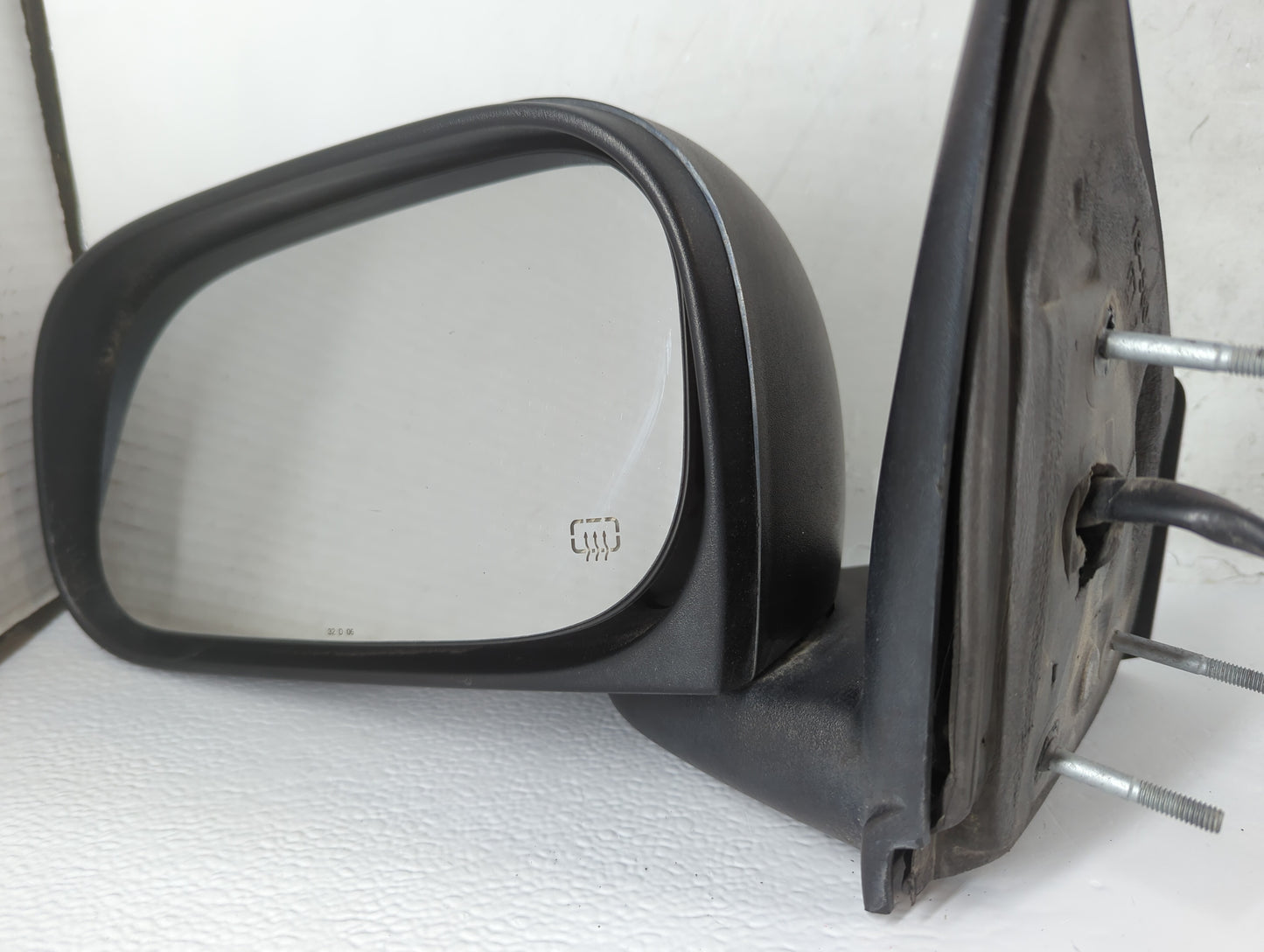2004-2009 Dodge Durango Driver Side View Mirror - Left Door Mirror OEM Used - Oemusedautoparts1.com