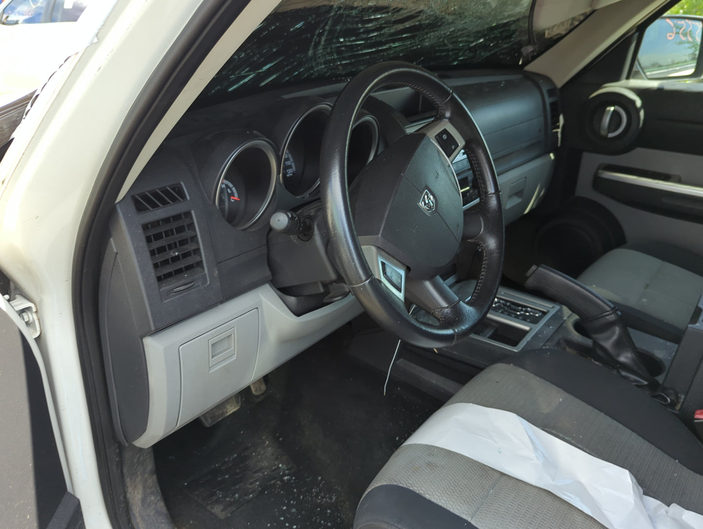 2007-2007 Dodge Nitro Air Bag Driver Left Steering Wheel Mounted Black - Oemusedautoparts1.com