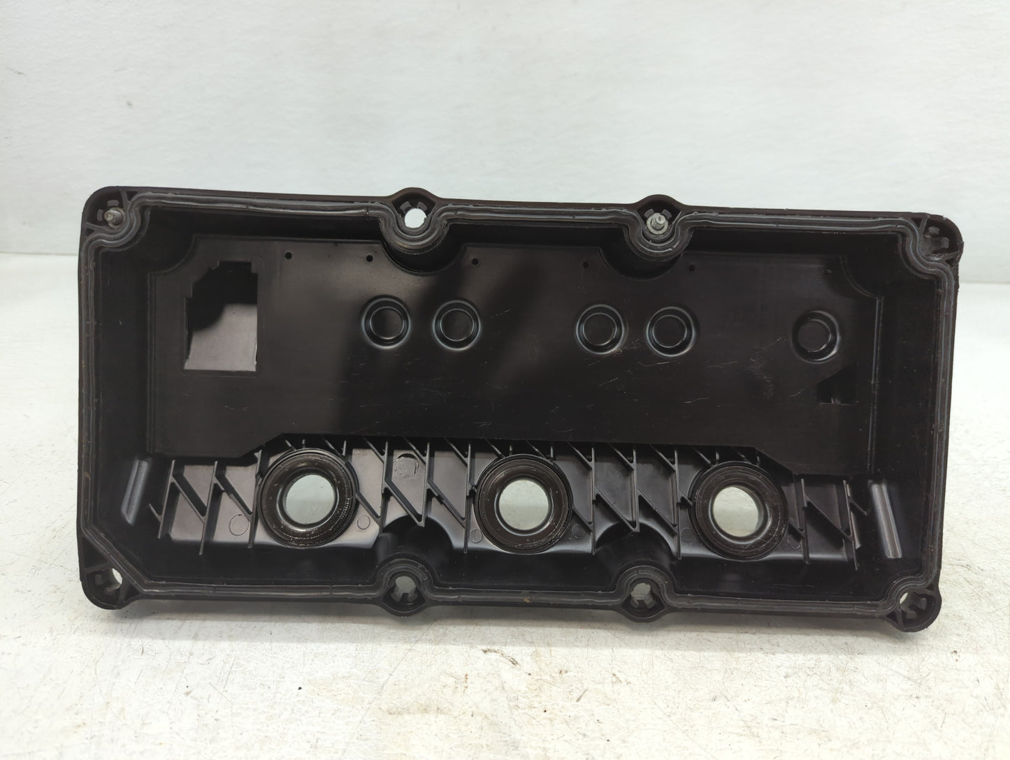 2007 Dodge Nitro Driver Left Cylinder Head Valve Cover P/N:04892203AA Fits OEM Used Auto Parts - Oemusedautoparts1.com
