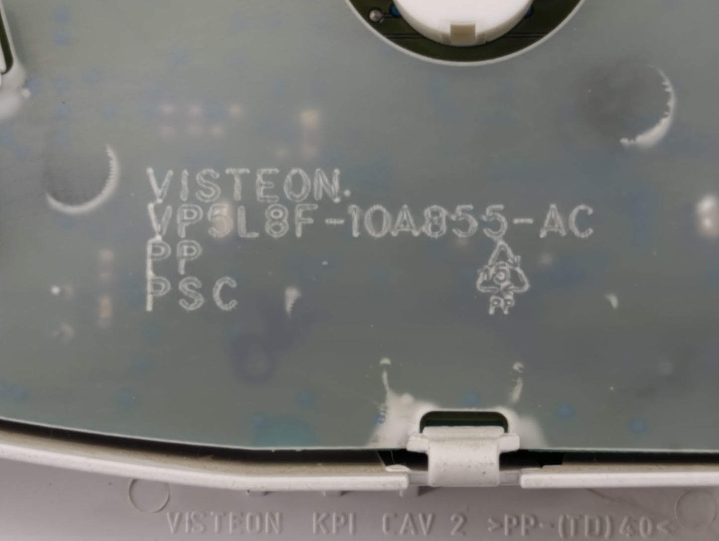 2006-2007 Ford Escape Instrument Cluster Speedometer Gauges P/N:VP5L8F-10A855-AC Fits Fits 2006 2007 OEM Used Auto Parts - O
