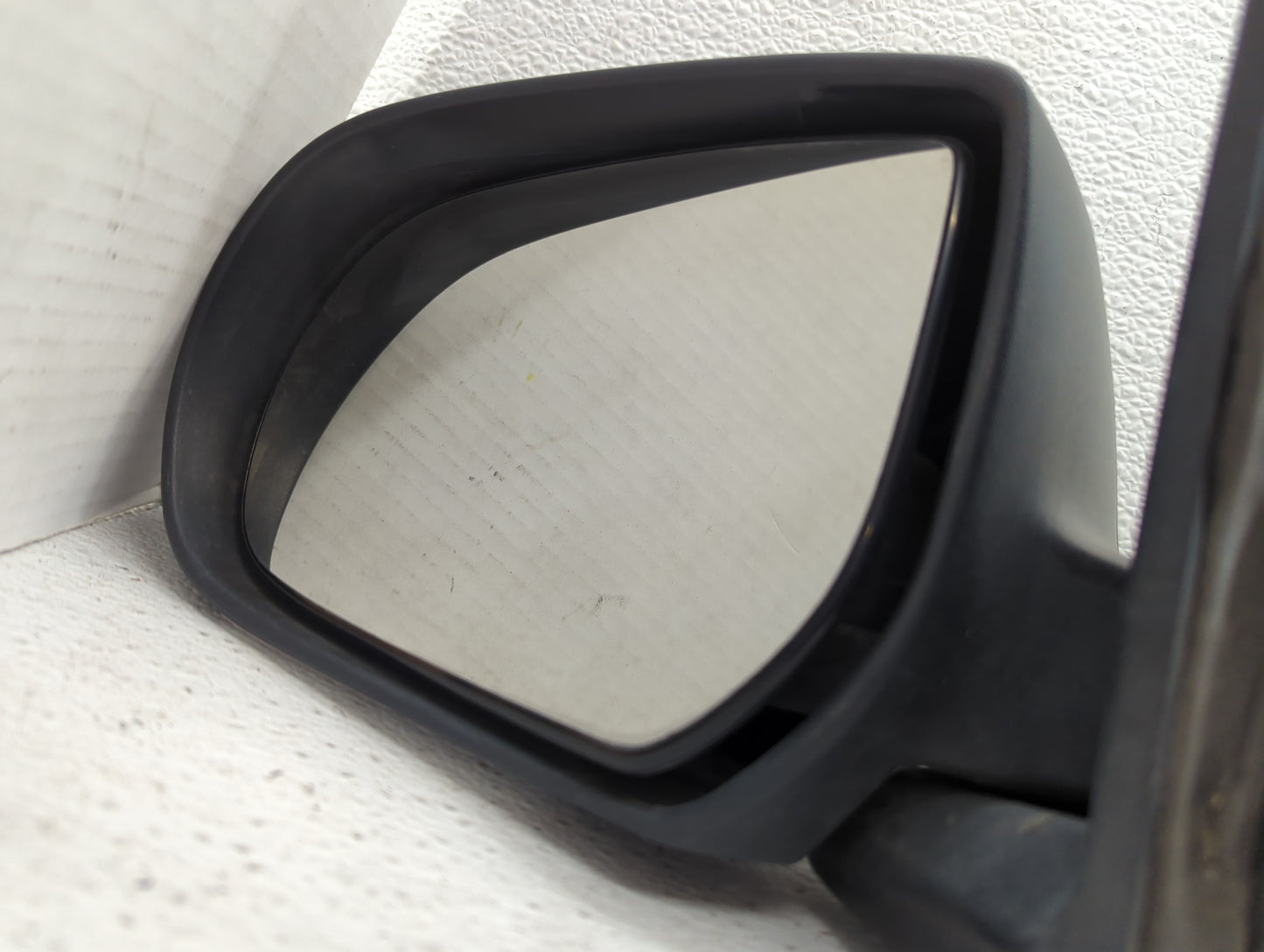 2001-2007 Ford Escape Driver Side View Mirror - Left Door Mirror OEM Used - Oemusedautoparts1.com