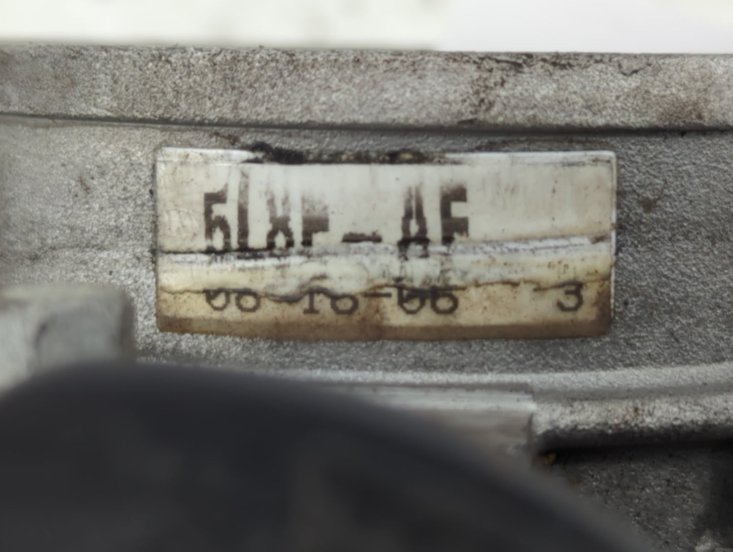 2005-2008 Ford Escape Throttle Body P/N:5L8F-AF Fits Fits 2005 2006 2007 2008 OEM Used Auto Parts - Oemusedautoparts1.com