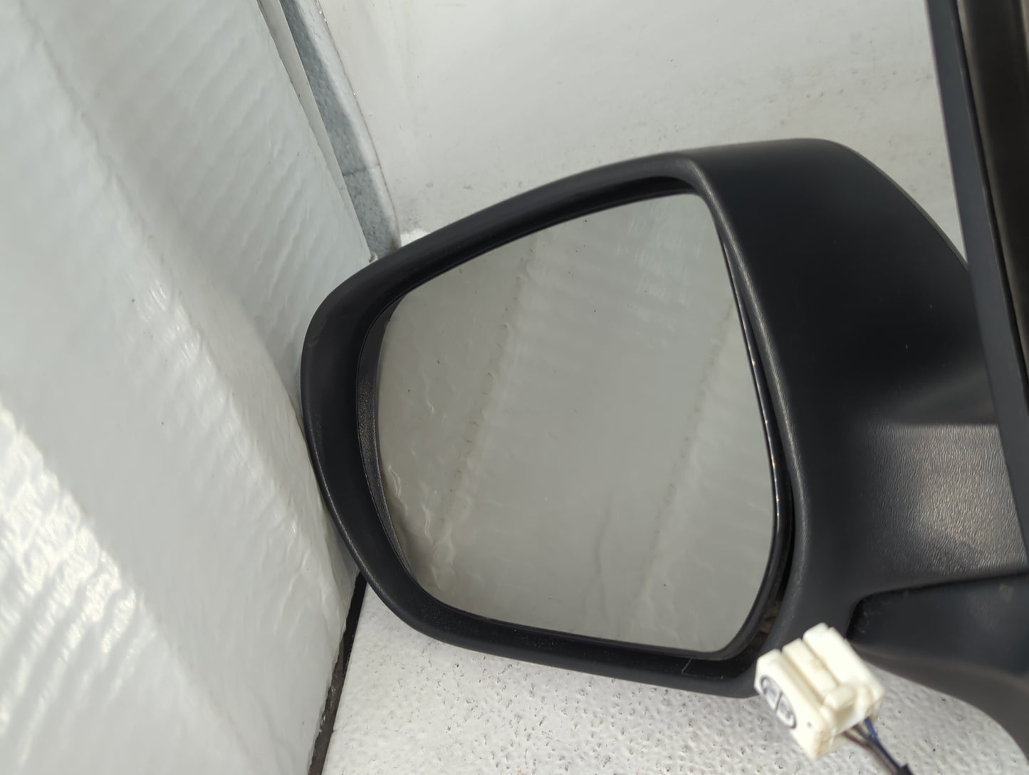2001-2007 Ford Escape Driver Side View Mirror - Left Door Mirror OEM Used - Oemusedautoparts1.com