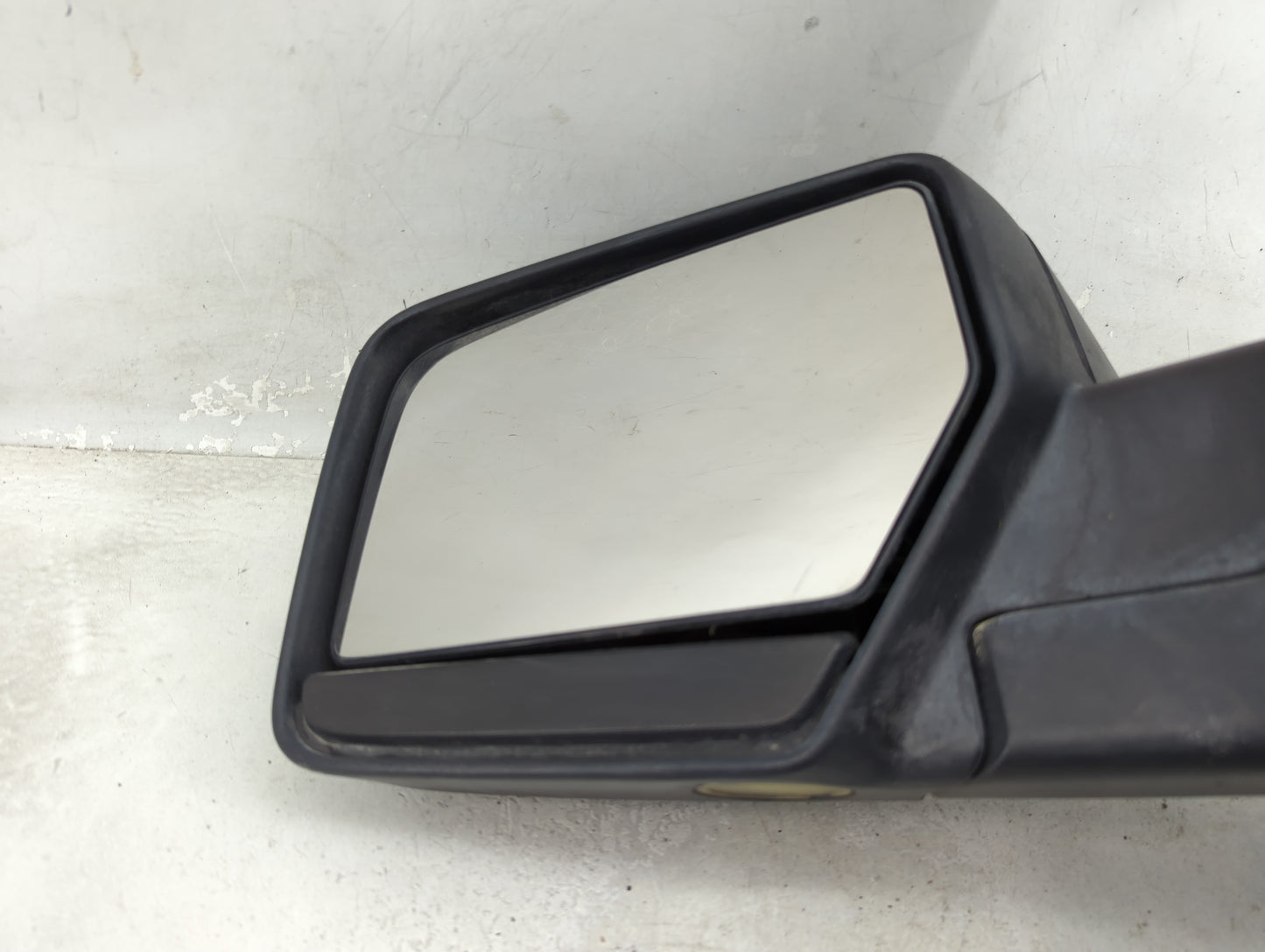 2007 Ford Expedition Driver Side View Mirror - Left Door Mirror OEM Used - Oemusedautoparts1.com